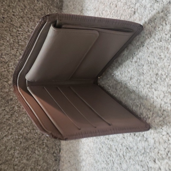 Louis Vuitton Grey Epi bifold wallet Authentic - Picture 2 of 10